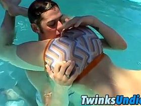 Русские парни купаются голые нагишом - смотреть порно видео